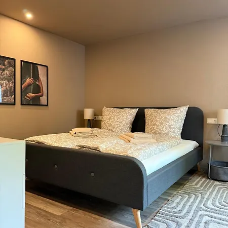 Liva Modernes Mit Kostenlosem Parkplatz * Herdorf