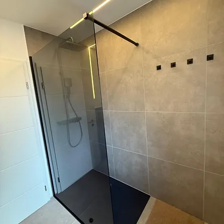 Liva Modernes Mit Kostenlosem Parkplatz * Herdorf