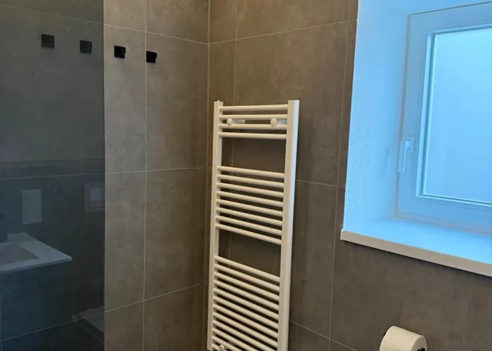 Liva Modernes Mit Kostenlosem Parkplatz * Herdorf